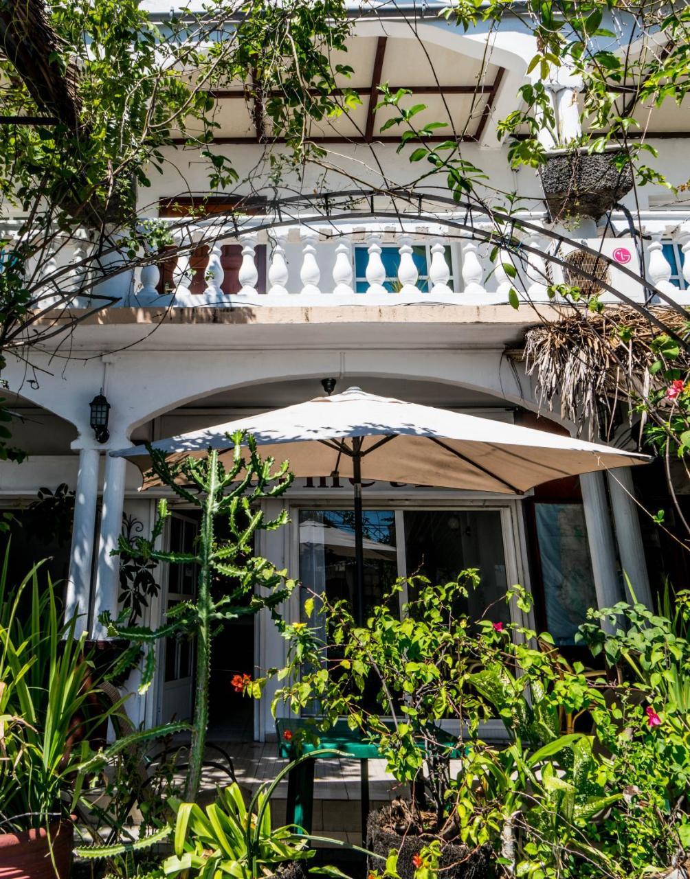 Hotel Jardin De La Paix 모로니 외부 사진