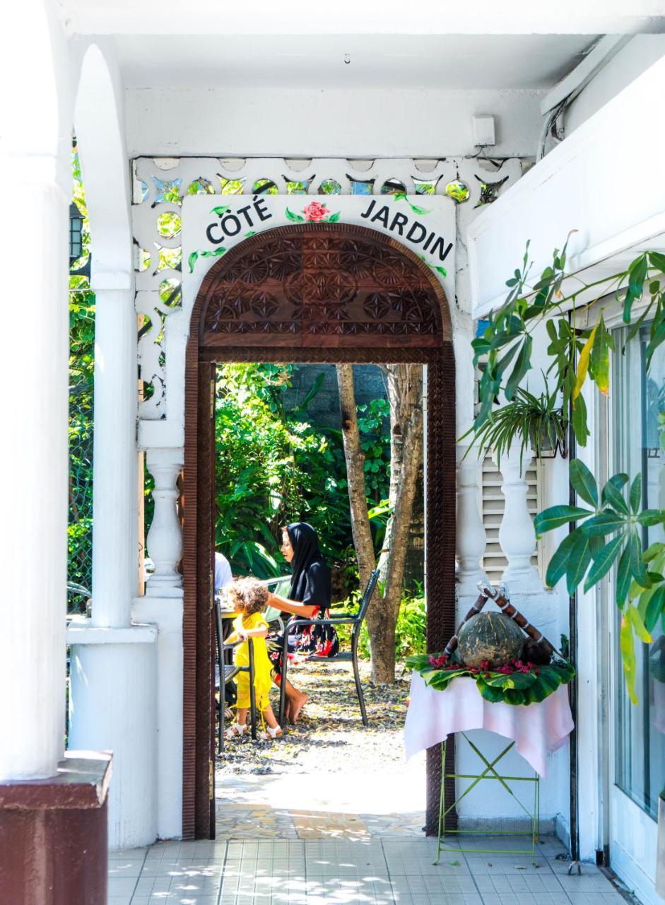 Hotel Jardin De La Paix 모로니 외부 사진